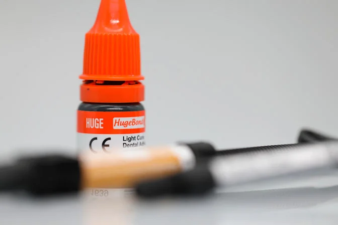 HugeBond Universal Light Cure Dental Adhesive - Image 2